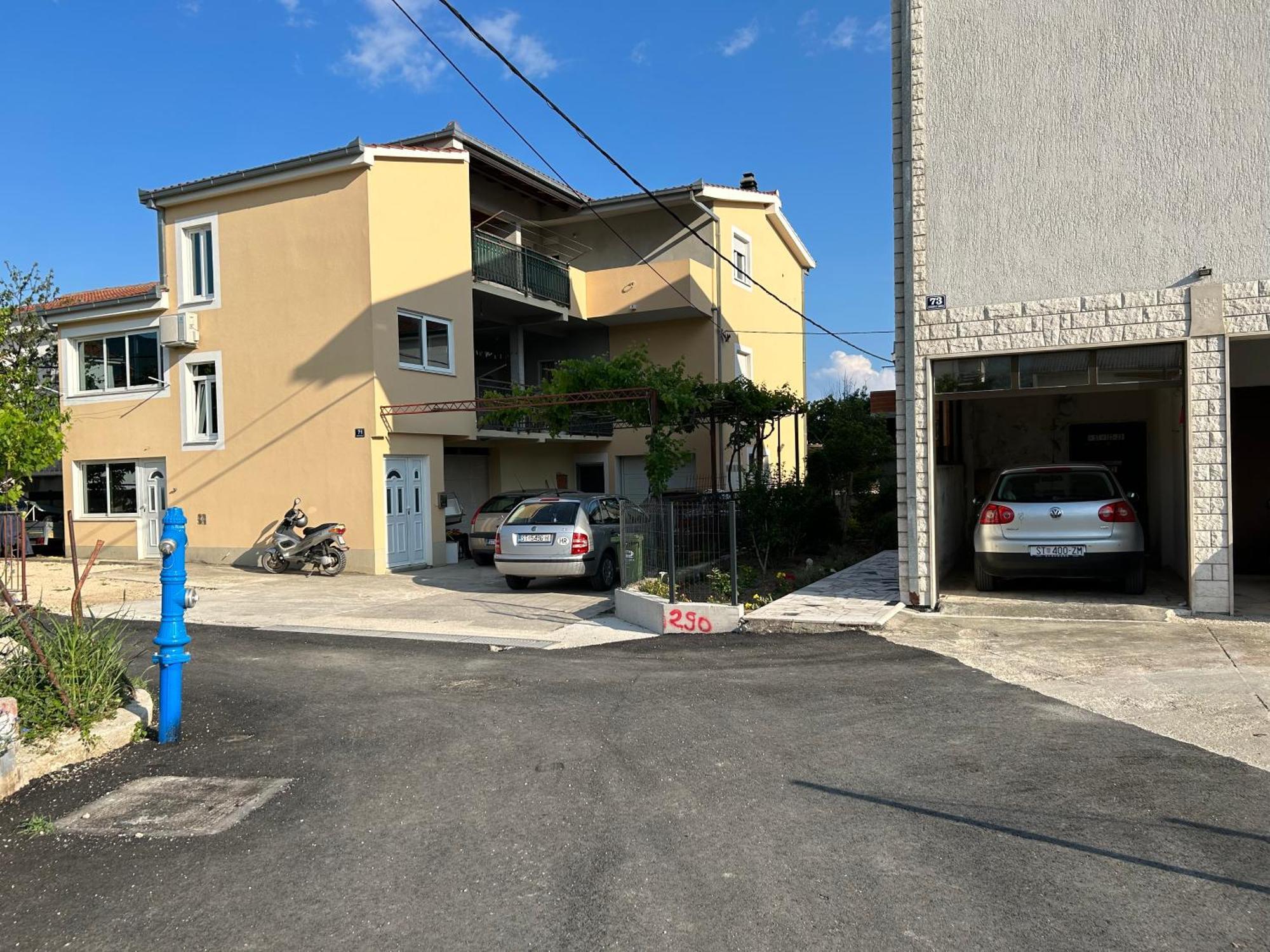 Apartment Blanca With Jacuzzi,Terase And Private Parking Kastela Bagian luar foto