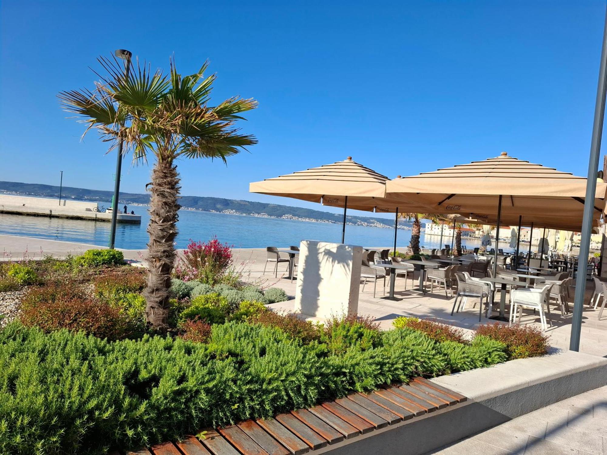 Apartment Blanca With Jacuzzi,Terase And Private Parking Kastela Bagian luar foto