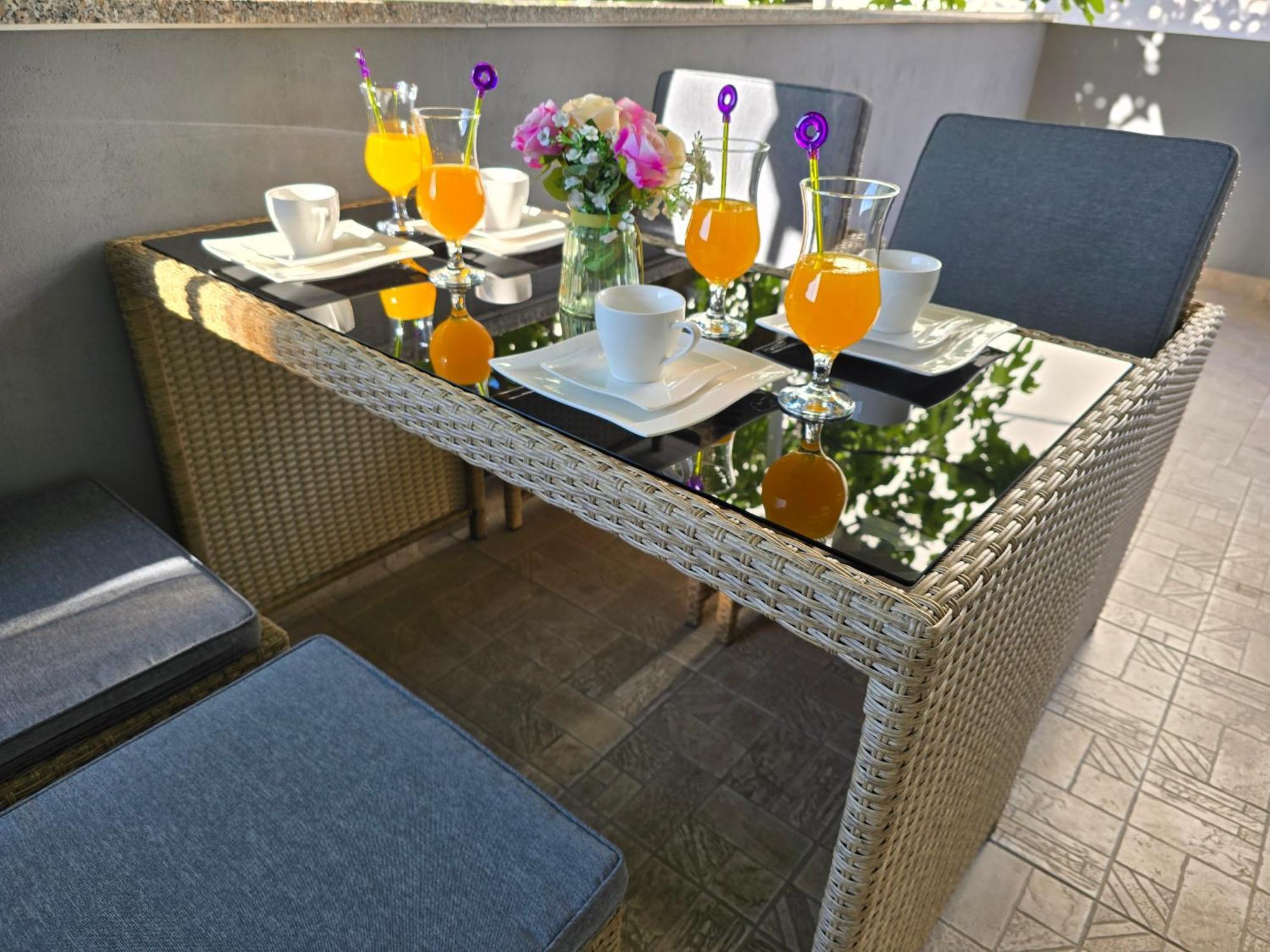 Apartment Blanca With Jacuzzi,Terase And Private Parking Kastela Bagian luar foto