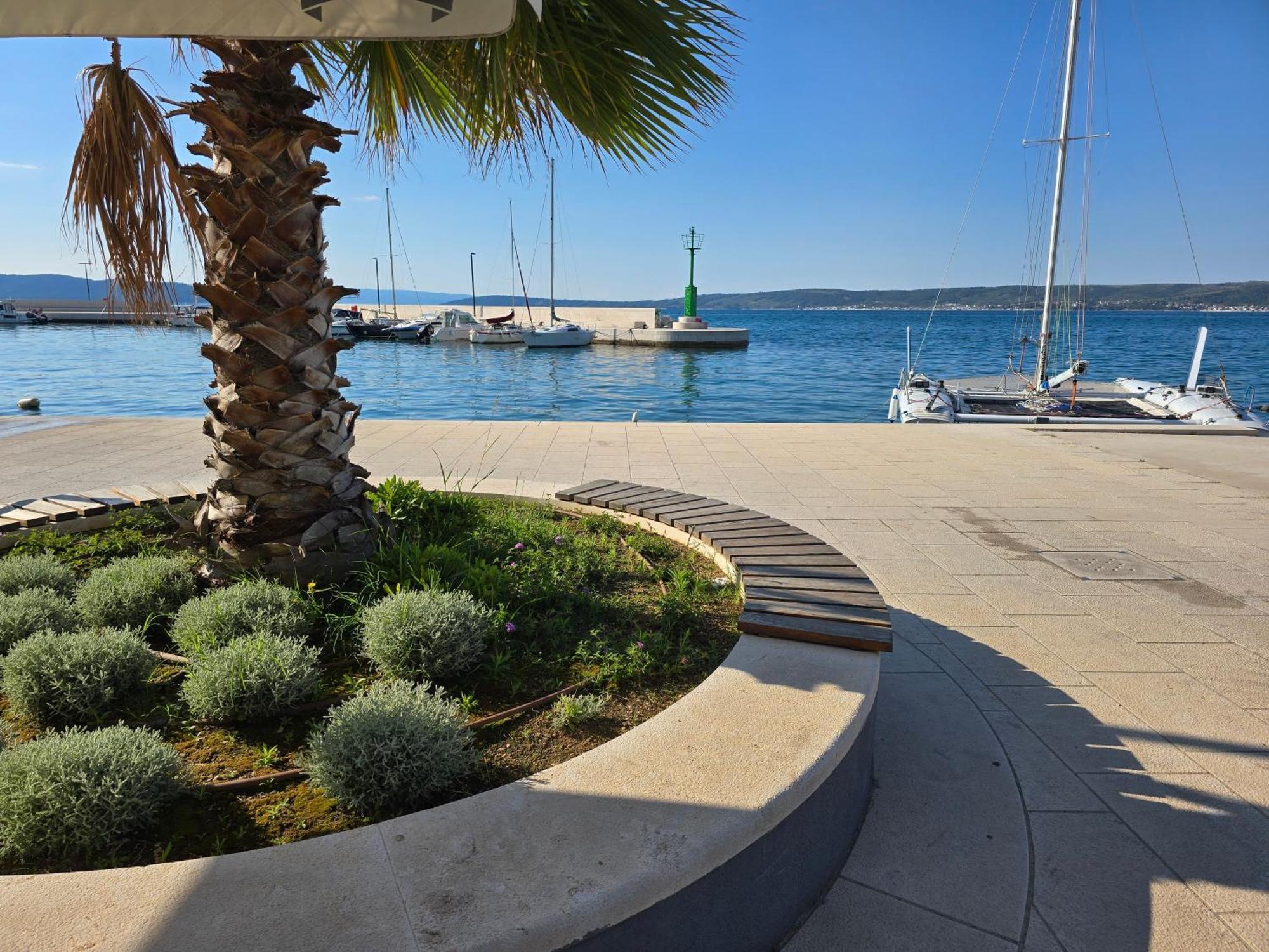 Apartment Blanca With Jacuzzi,Terase And Private Parking Kastela Bagian luar foto