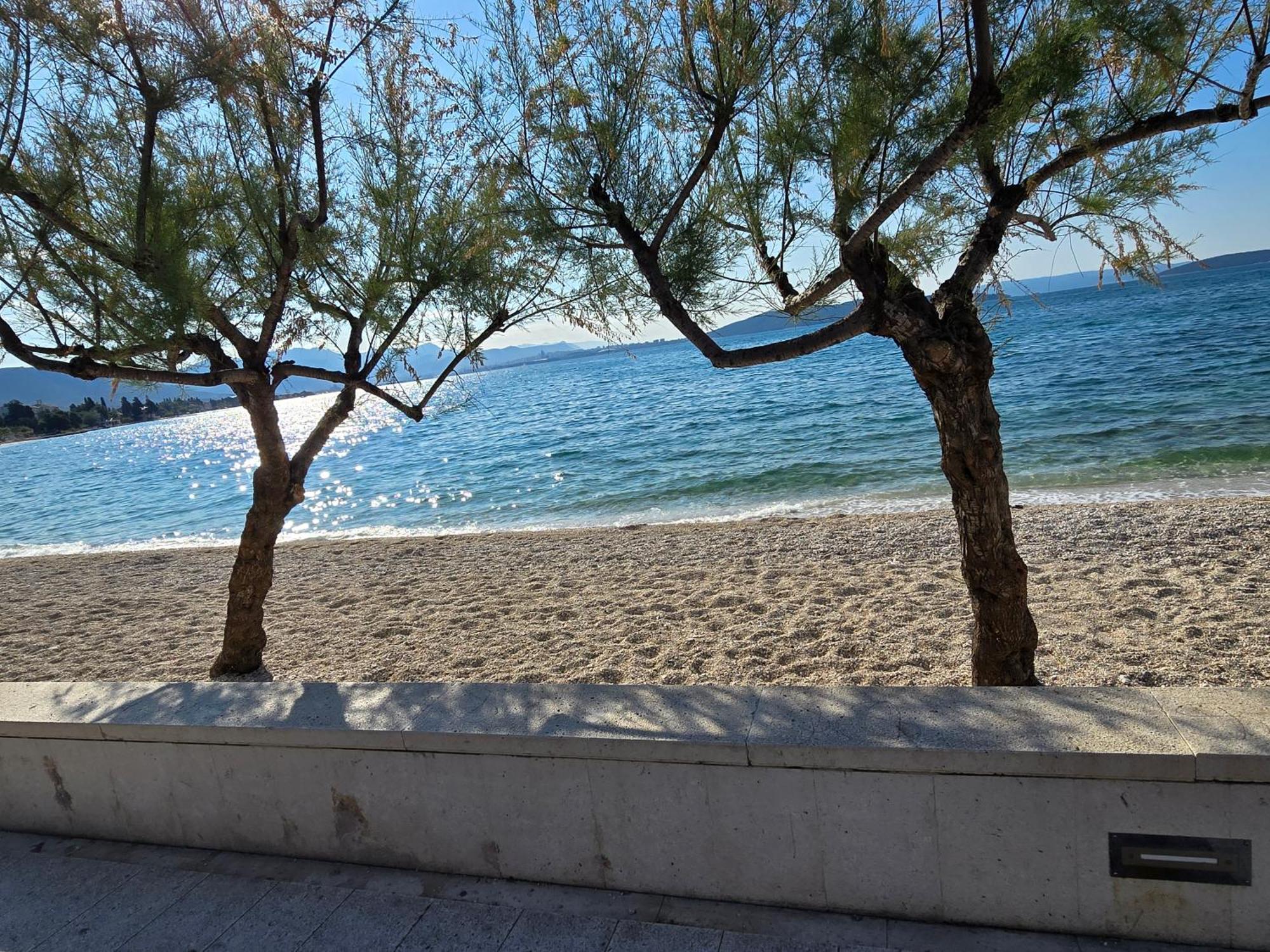 Apartment Blanca With Jacuzzi,Terase And Private Parking Kastela Bagian luar foto