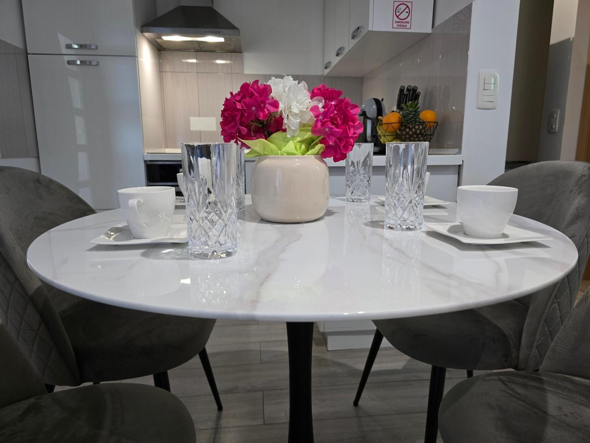 Apartment Blanca With Jacuzzi,Terase And Private Parking Kastela Bagian luar foto