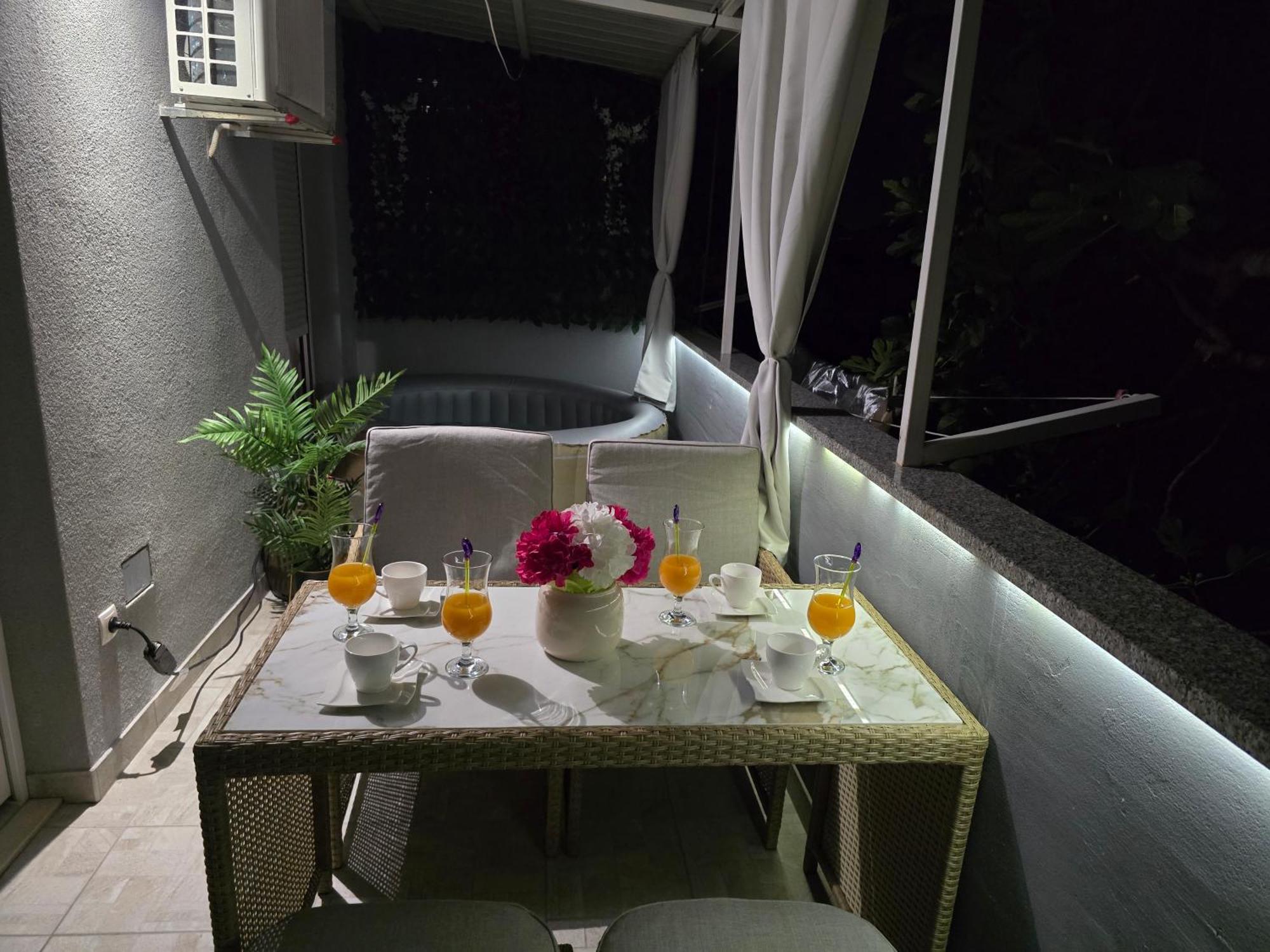 Apartment Blanca With Jacuzzi,Terase And Private Parking Kastela Bagian luar foto