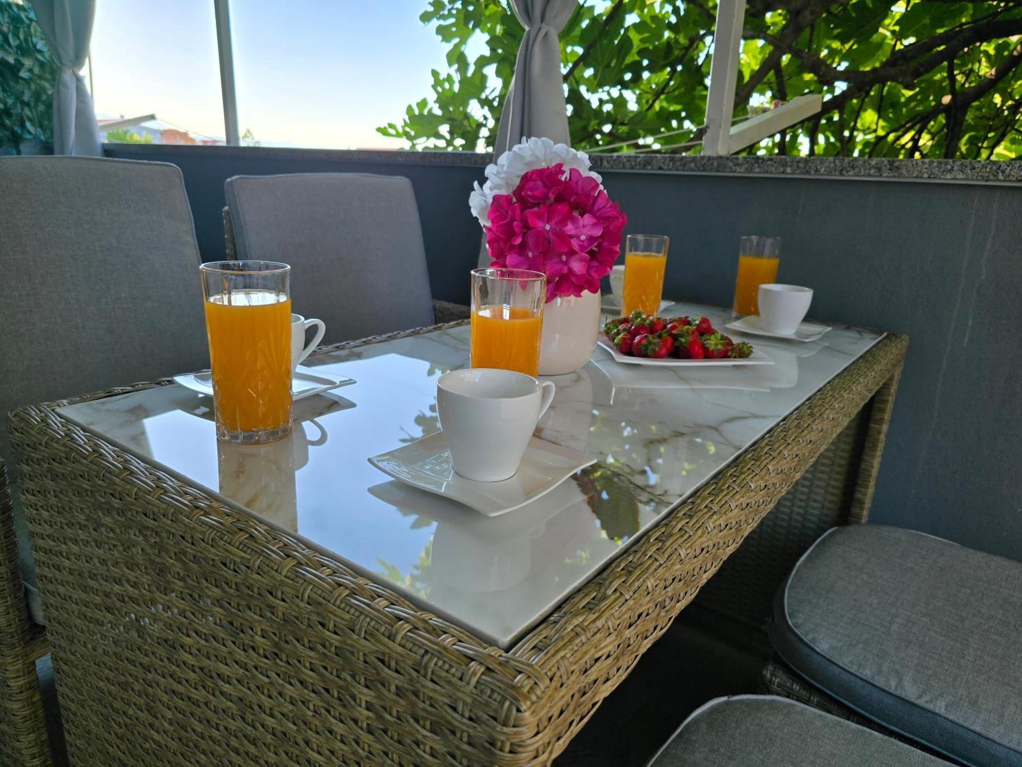 Apartment Blanca With Jacuzzi,Terase And Private Parking Kastela Bagian luar foto